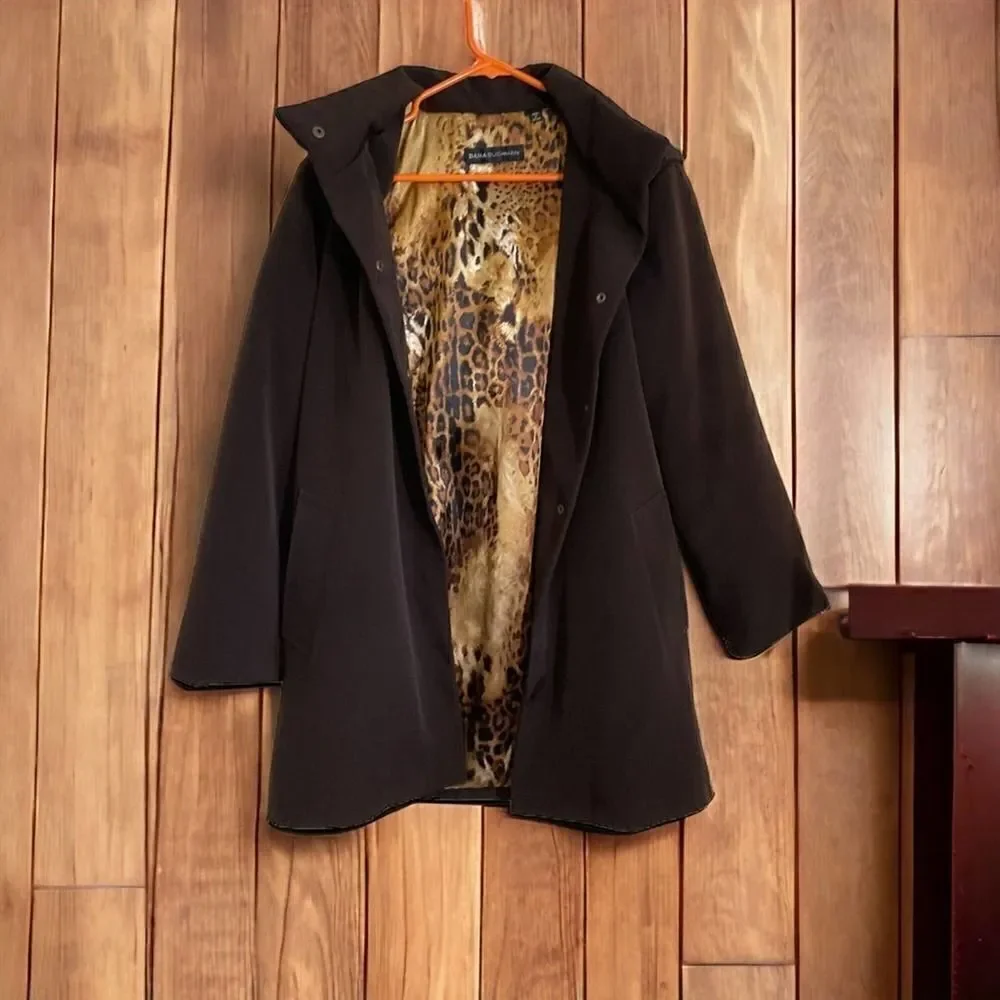 Dana Buchman winter coat. Almost new condition. Size S.